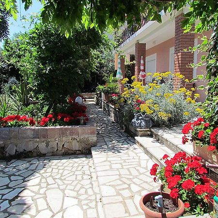 Apartments Bura & Jugo, Cres, Without Stress Buitenkant foto