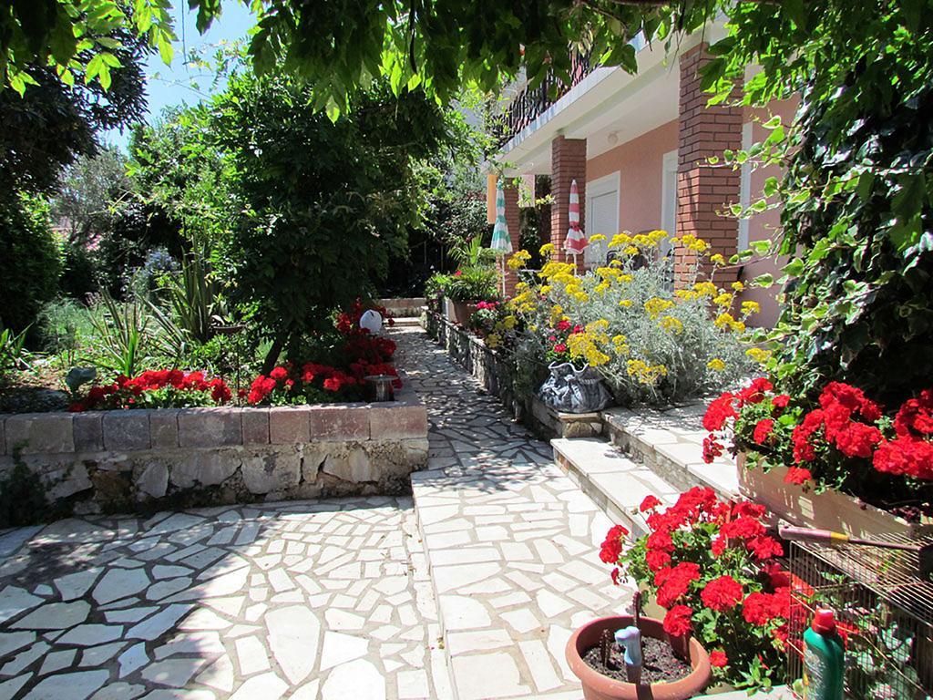 Apartments Bura & Jugo, Cres, Without Stress Buitenkant foto